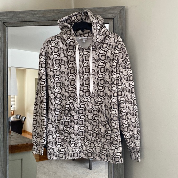 Good American Tops - Good American, 2, oversized snakeskin print hoodie, EUC & so cozy! Winter must!!